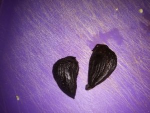 Peeled black garlic